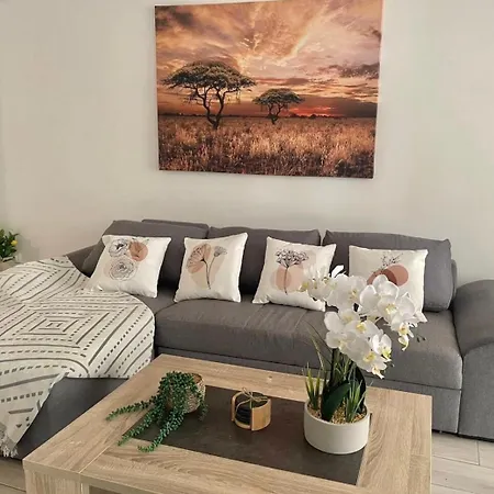 105m2 Intramuros Centre Apartment *